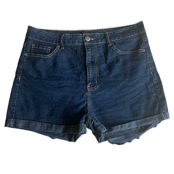 Forever 21 Dark Wash Jean Short Size 14 - Picture 1 of 5